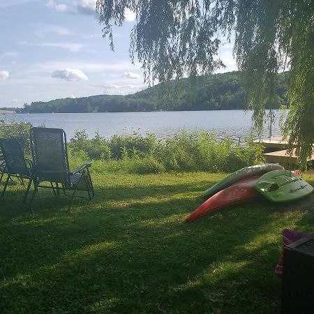 Le Nid Dore Sur Le Lac Val des Monts Exterior foto